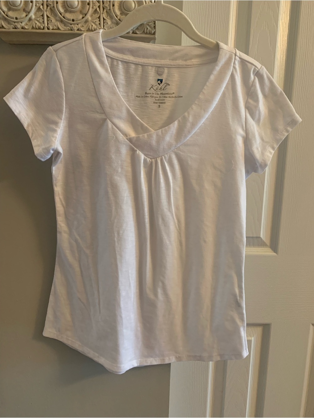 Kühl Women’s Short Sleeve Tee — White with Blue Logo - S